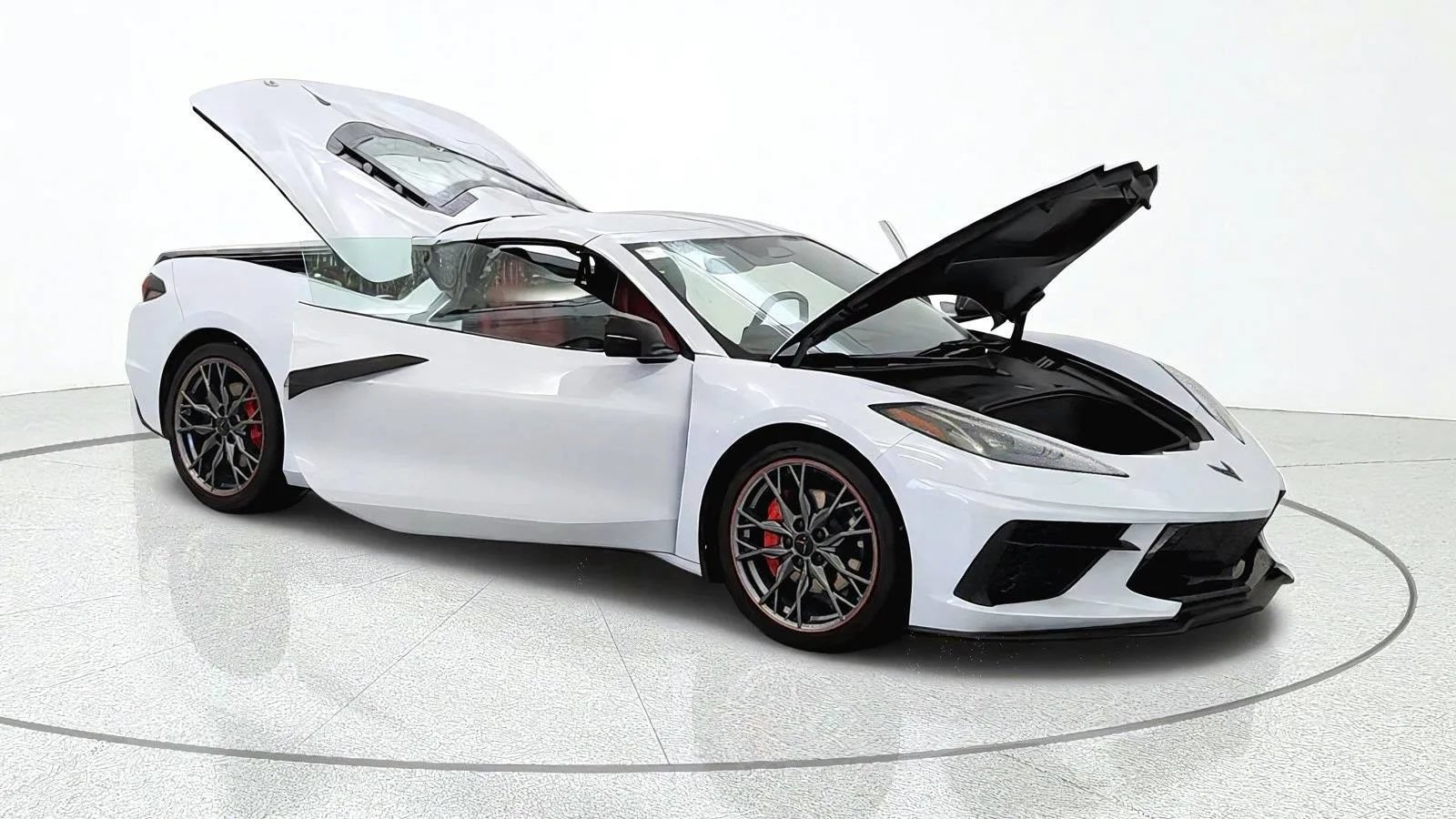 Used 2024 Chevrolet Corvette Stingray Preferred Cpe w/ Battery Protection Package RWD image 11