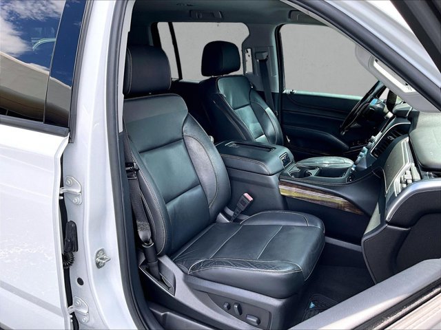 Used 2020 Chevrolet Suburban LT w/ RST Edition RWD image 9