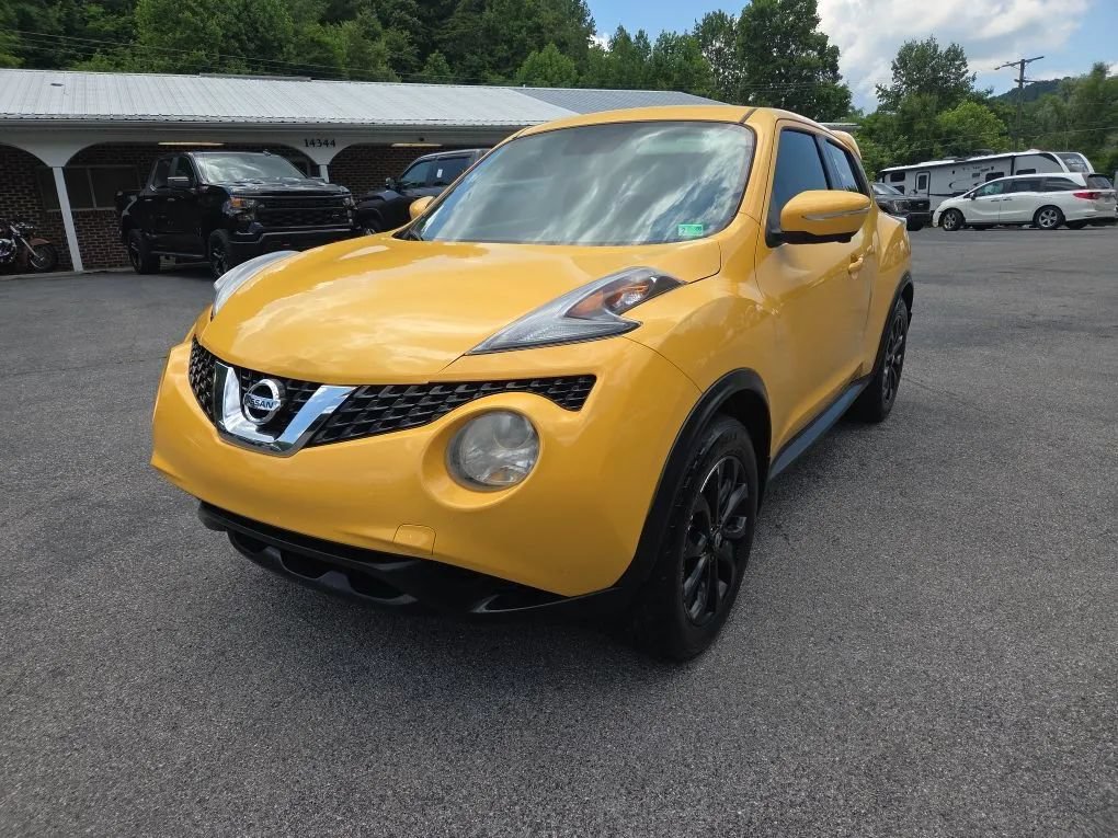 Used 2015 Nissan Juke SV w/ Technology Package AWD/4WD image 2