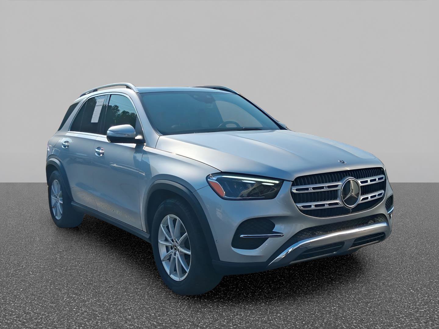 Used 2025 Mercedes-Benz GLE 350 4MATIC image 2