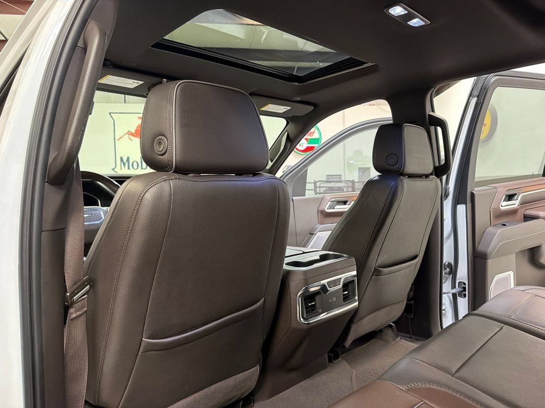 Used 2024 GMC Sierra 3500 Denali w/ Denali Reserve Package AWD/4WD image 37