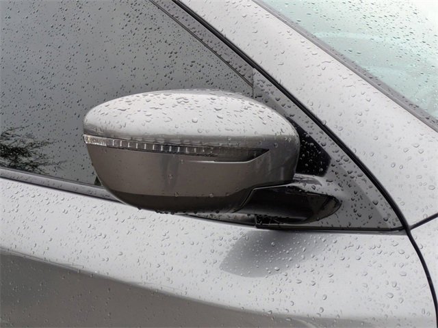 Used 2020 Nissan Pathfinder SV image 13