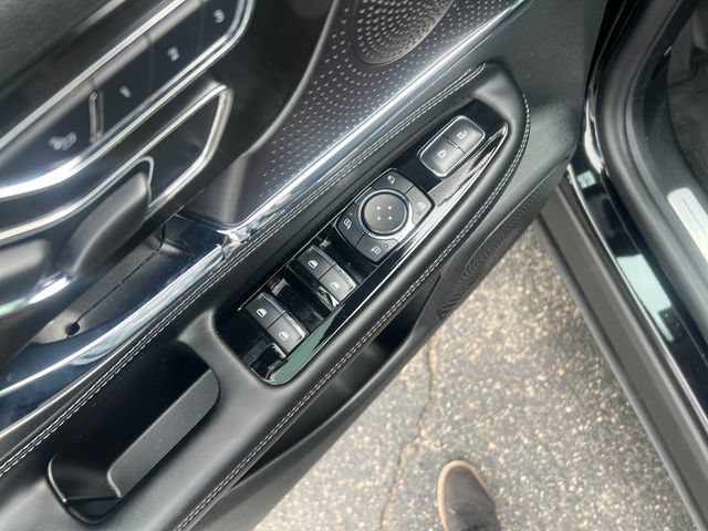 Certified 2024 Lincoln Corsair AWD image 16