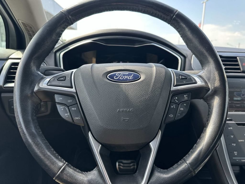 Used 2013 Ford Fusion Titanium FWD image 20