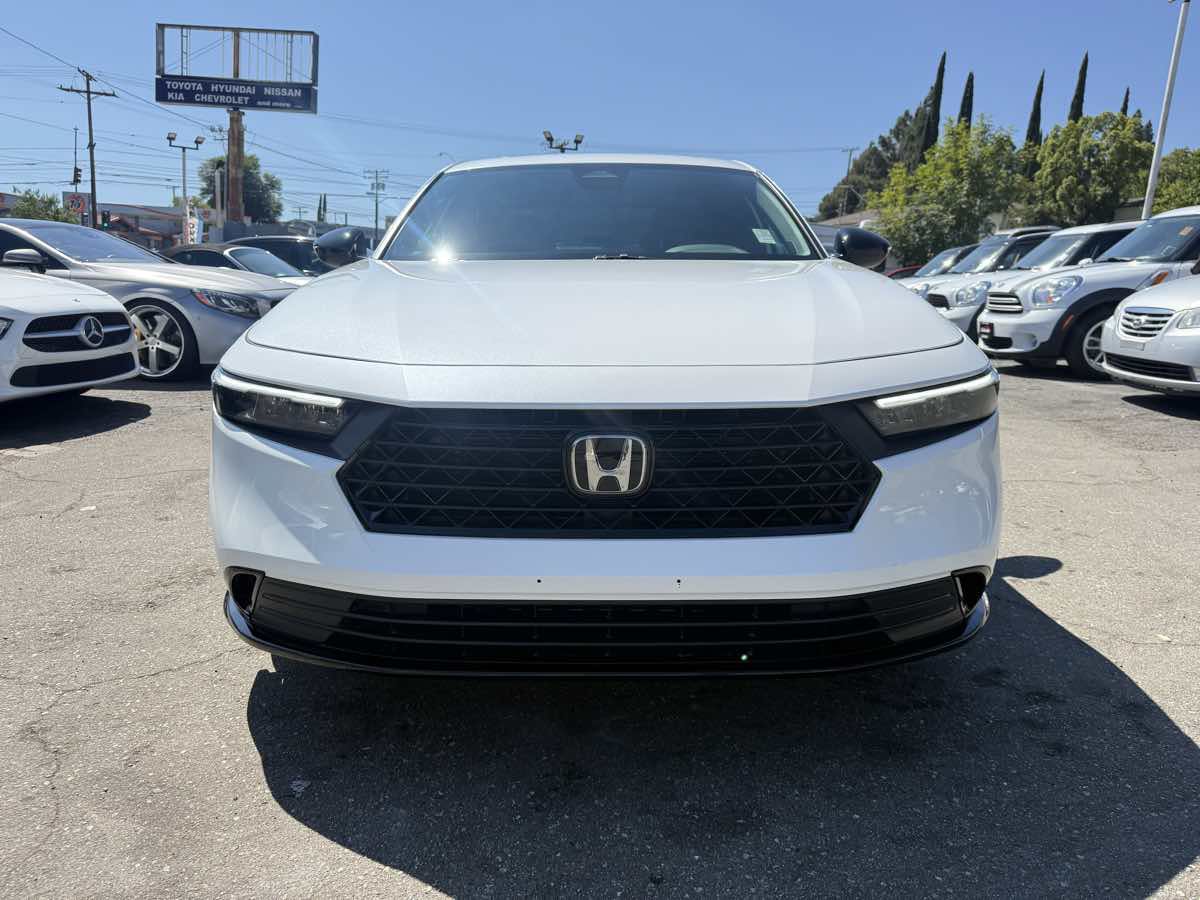 Used 2025 Honda Accord Sport image 3