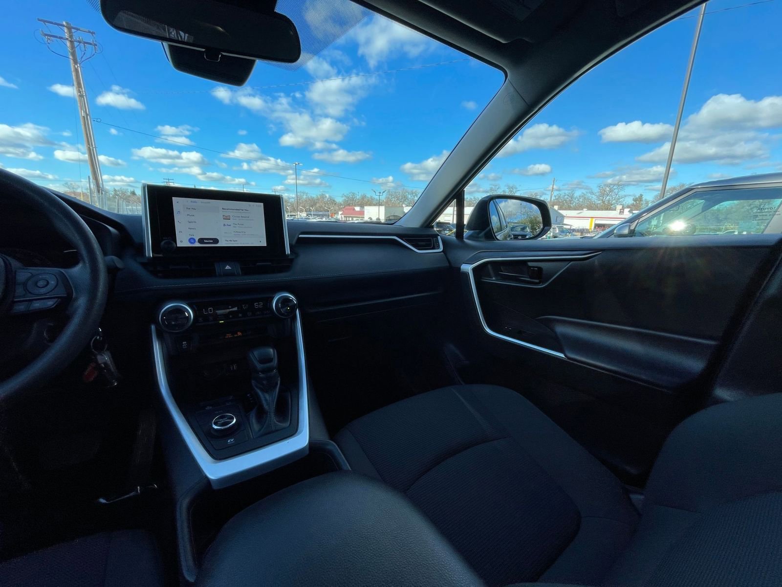 Used 2025 Toyota RAV4 LE image 34