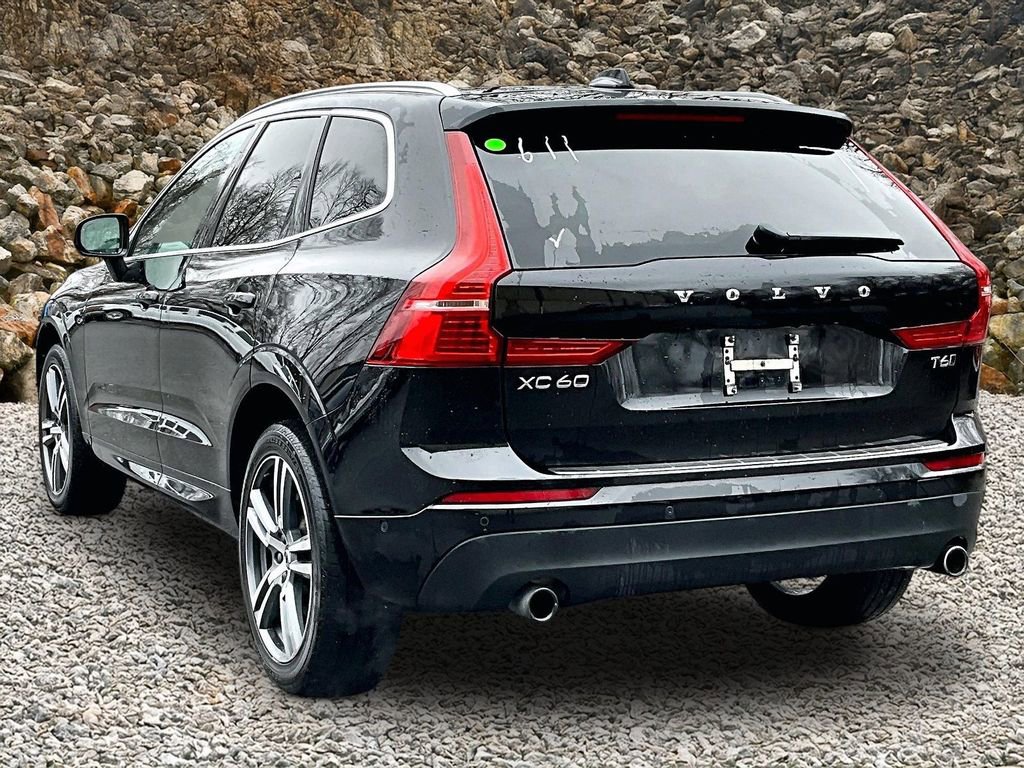 Used 2018 Volvo XC60 T6 Momentum w/ Convenience Package image 9