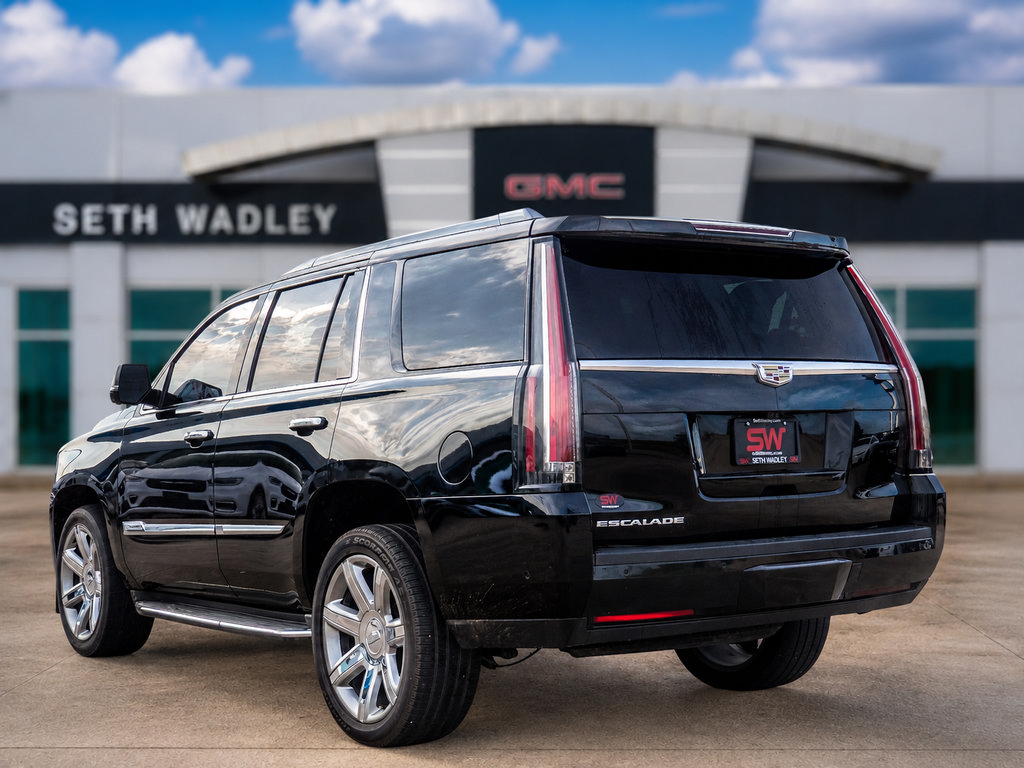 Used 2018 Cadillac Escalade Luxury RWD image 5