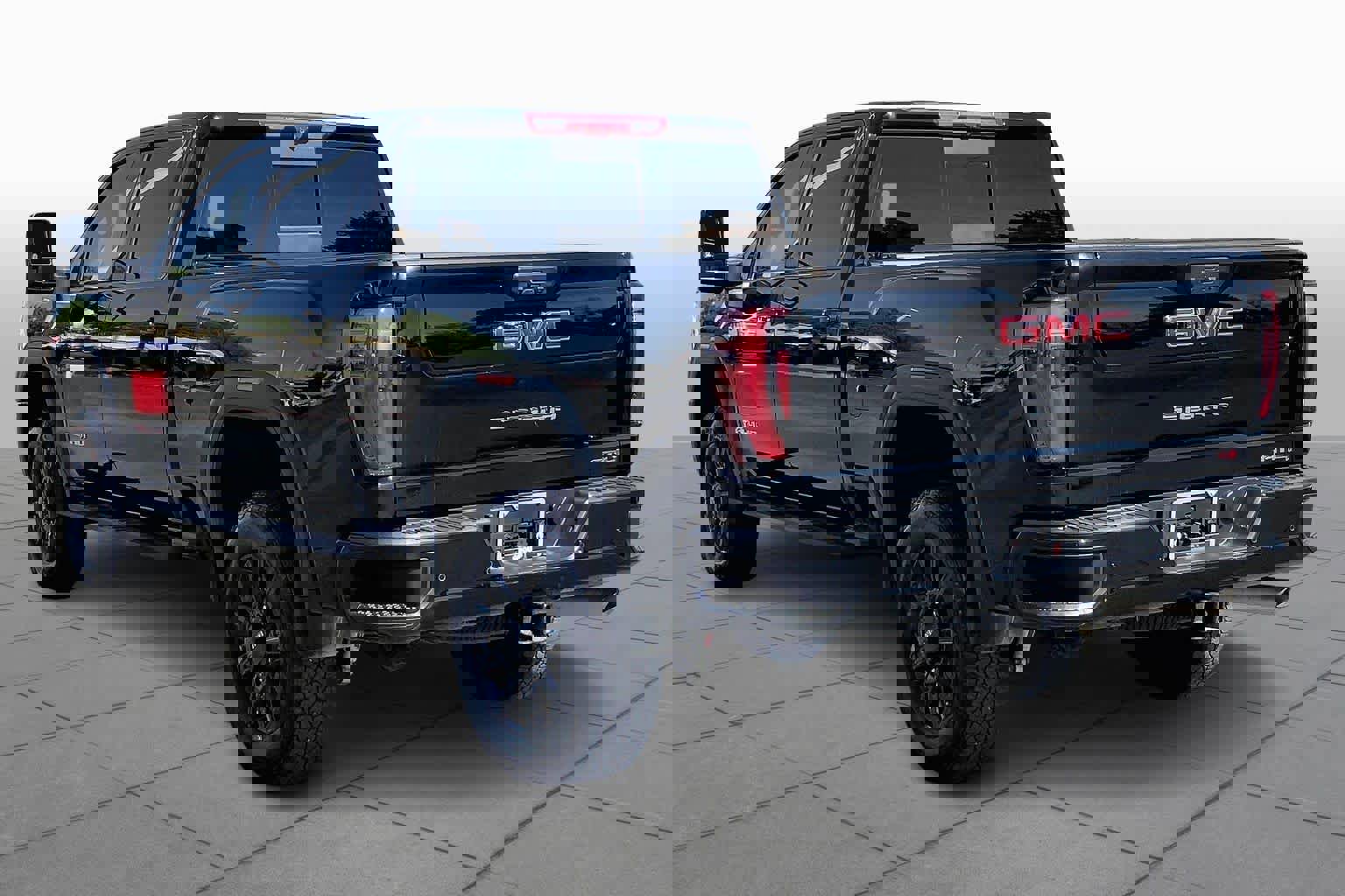 Used 2025 GMC Sierra 2500 AT4 w/ AT4 Premium Plus Package image 12