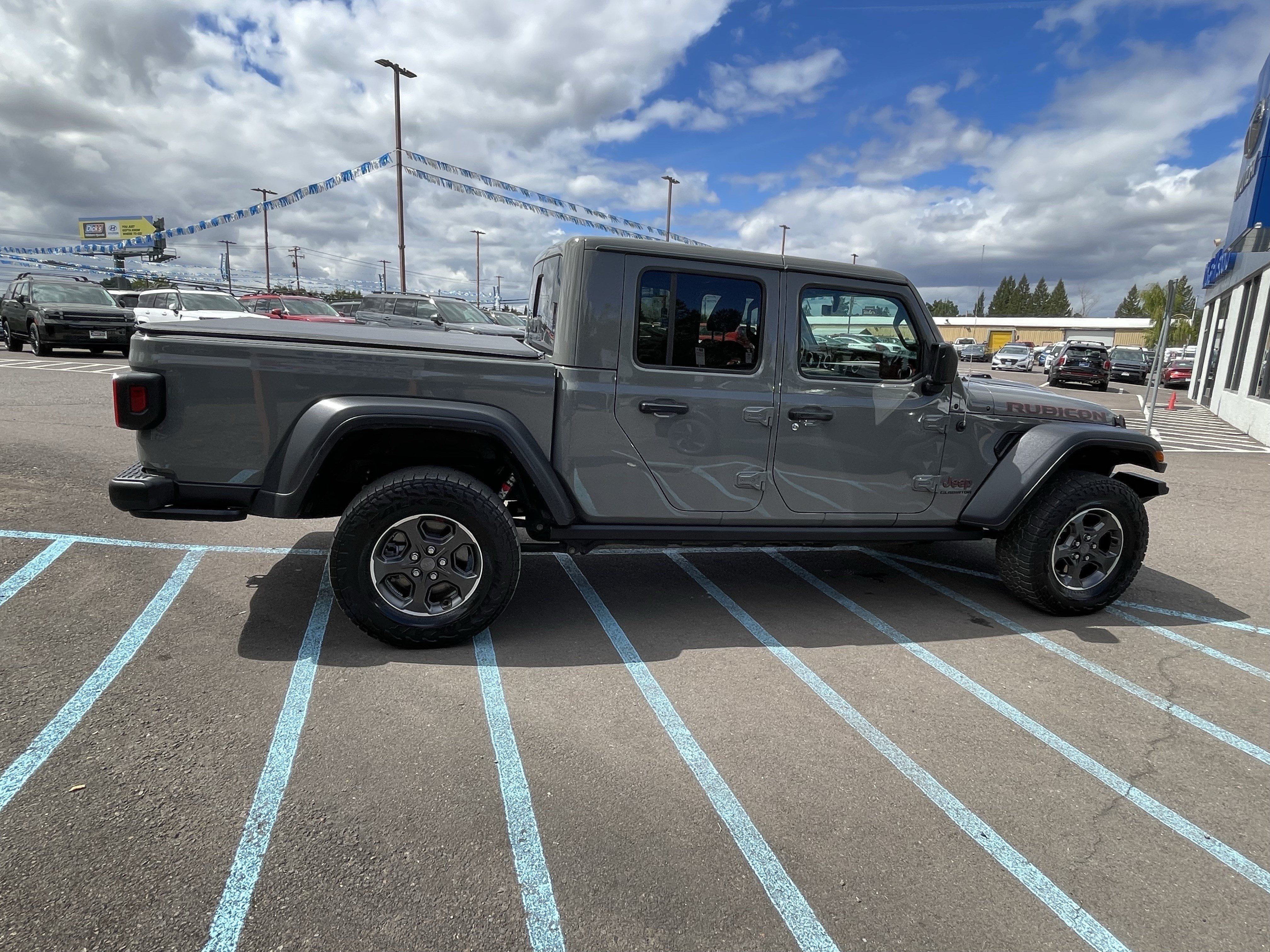 Used 2022 Jeep Gladiator Rubicon w/ Trailer Tow Package AWD/4WD image 6