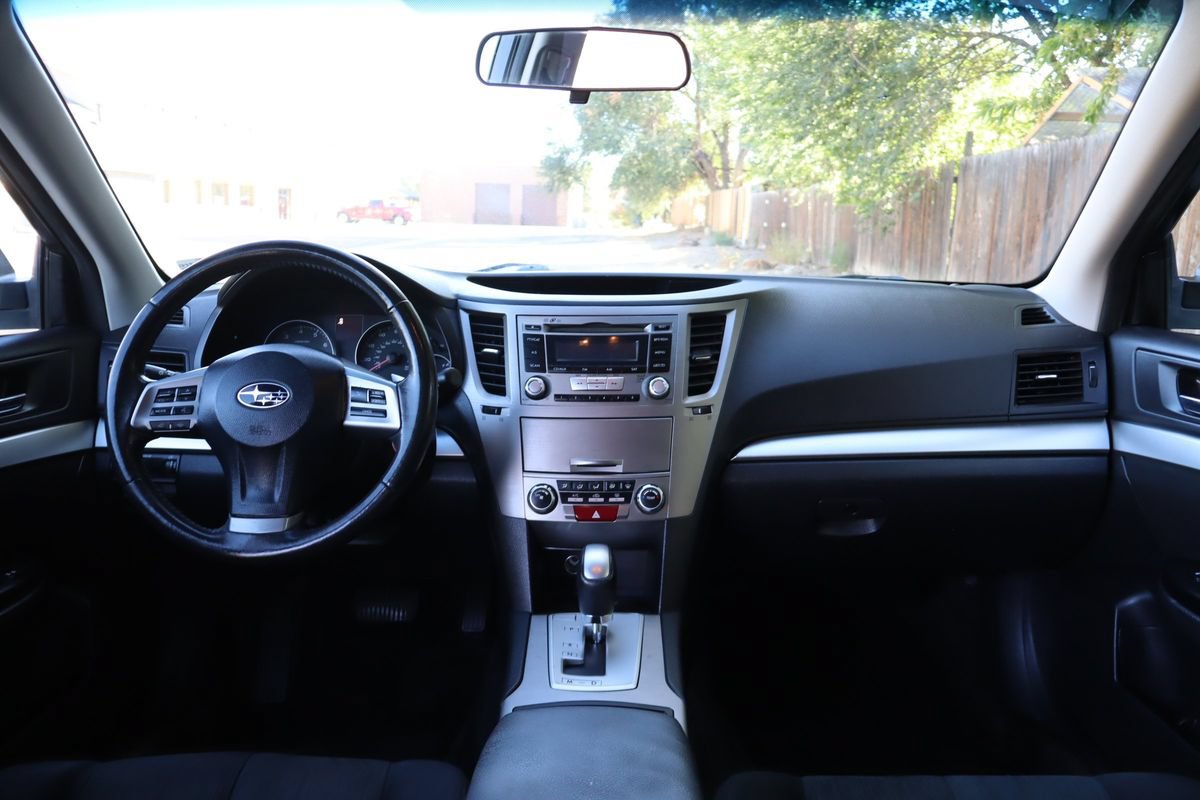 Used 2013 Subaru Outback 2.5i Premium AWD/4WD image 16