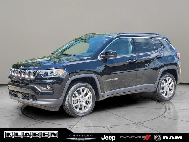 Certified 2024 Jeep Compass Latitude AWD/4WD image 1