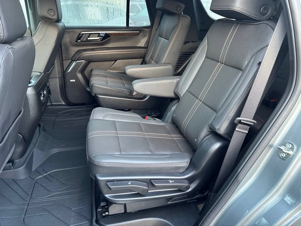 Used 2025 Chevrolet Tahoe High Country AWD/4WD image 6