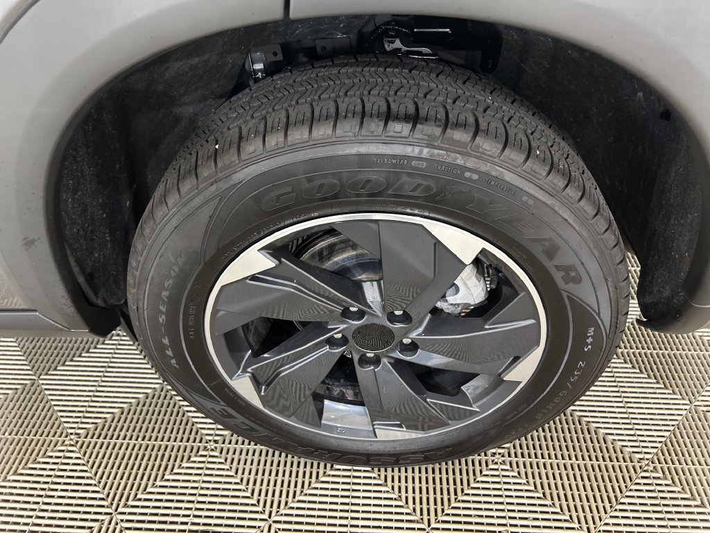 Used 2024 Nissan Rogue SV FWD image 10