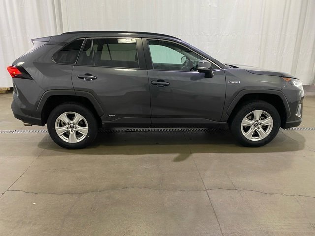 Used 2019 Toyota RAV4 LE w/ Carpet Mat Package image 2