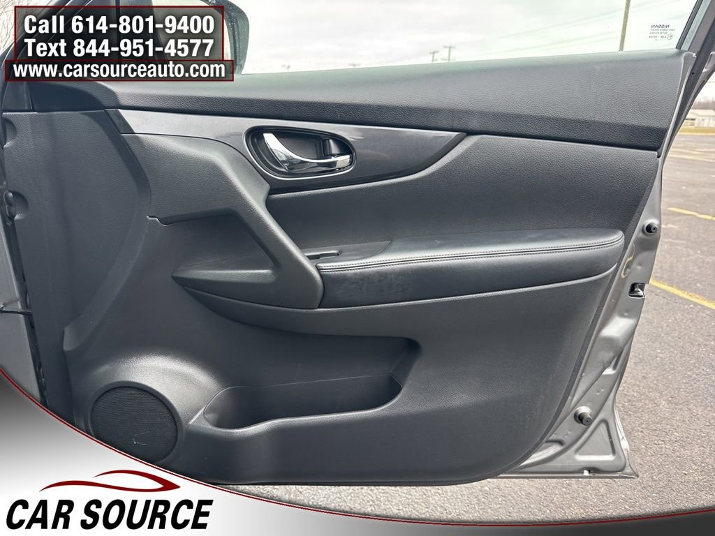 Used 2018 Nissan Rogue SV w/ Premium Package image 36