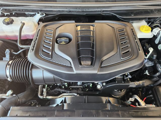 Used 2025 Jeep Wagoneer L Series II AWD/4WD image 32