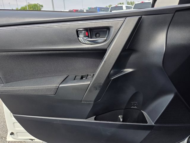 Used 2018 Toyota Corolla LE FWD image 29