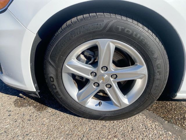 Used 2023 Chevrolet Malibu LS image 30