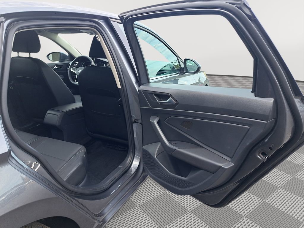 Used 2024 Volkswagen Jetta SE image 15
