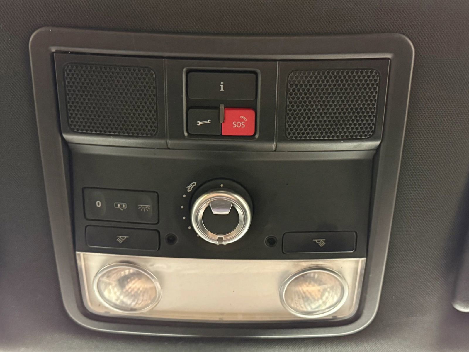 Used 2014 Volkswagen Beetle TDI FWD image 32