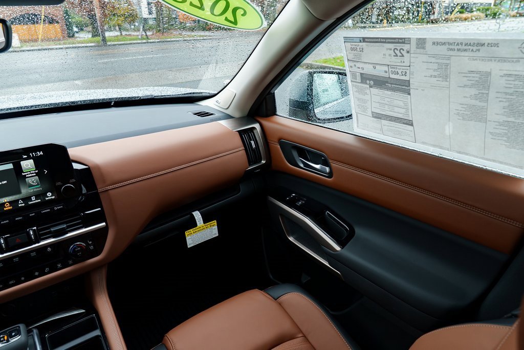 New 2025 Nissan Pathfinder Platinum image 11