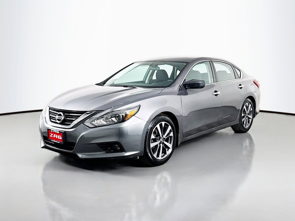 Used 2017 Nissan Altima 2.5 SR FWD image 1