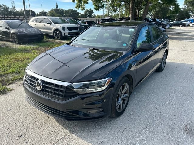 Used 2020 Volkswagen Jetta R-Line w/ R-Line Cold Weather Package FWD image 2
