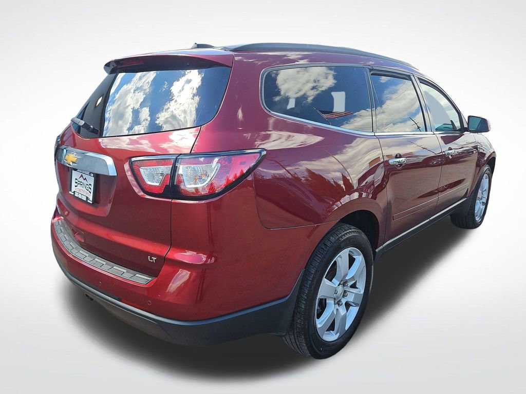 Used 2017 Chevrolet Traverse LT w/ Style and Technology Package FWD image 5