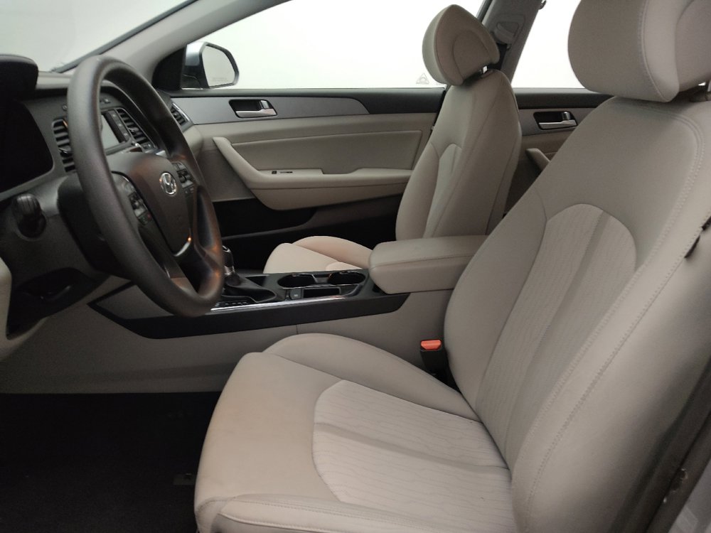 Used 2016 Hyundai Sonata SE FWD image 17