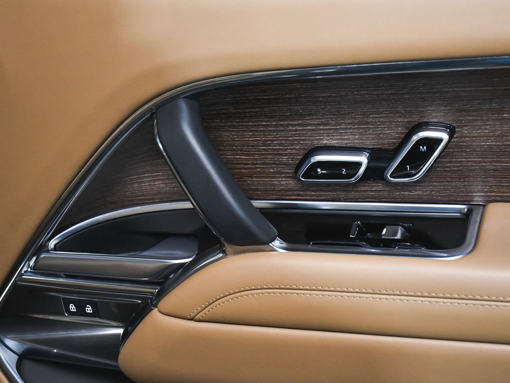 Used 2024 Land Rover Range Rover Autobiography image 21