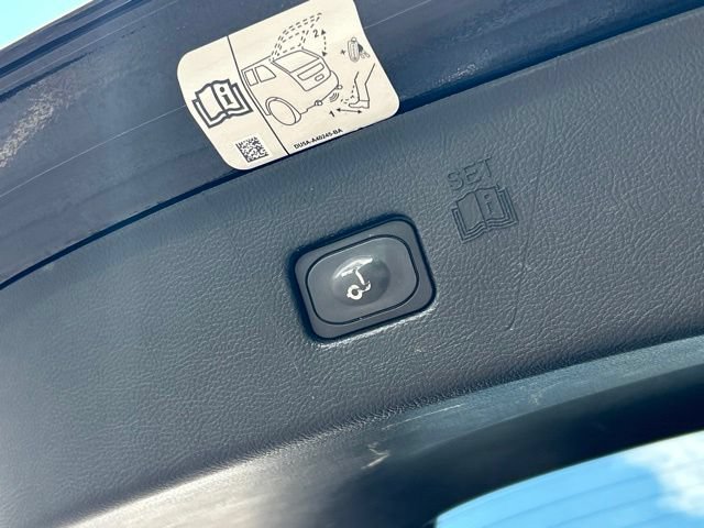 Used 2019 Ford Edge Titanium w/ Equipment Group 301A AWD/4WD image 15