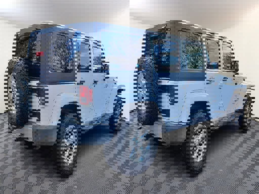 Used 2013 Jeep Wrangler Unlimited Sahara w/ Dual Top Group image 4