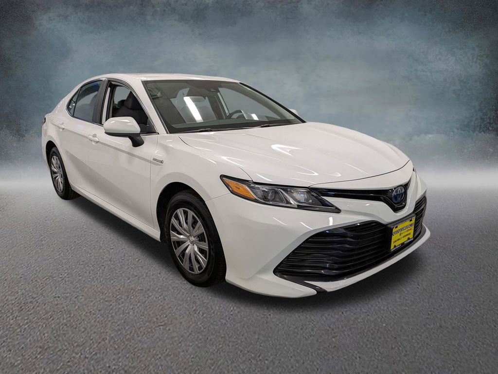 Used 2019 Toyota Camry LE FWD image 3