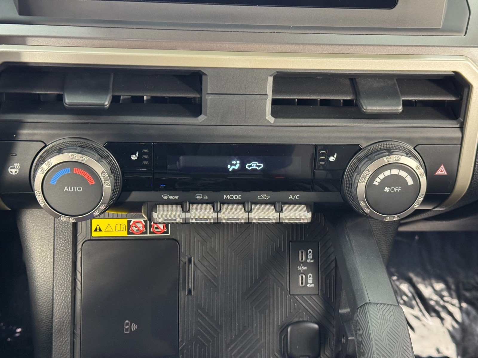 Used 2024 Toyota Tacoma TRD Off-Road w/ TRD Off Road Upgrade Package AWD/4WD image 30