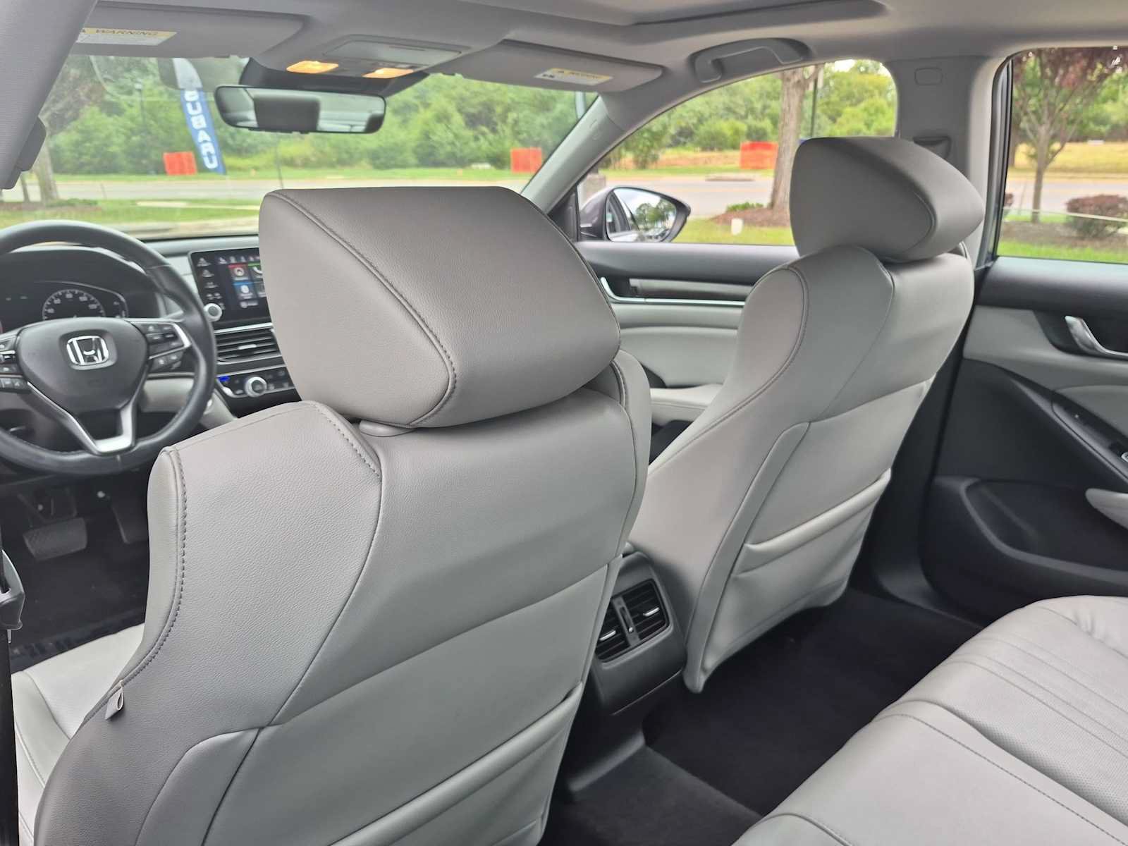 Used 2018 Honda Accord Touring image 18