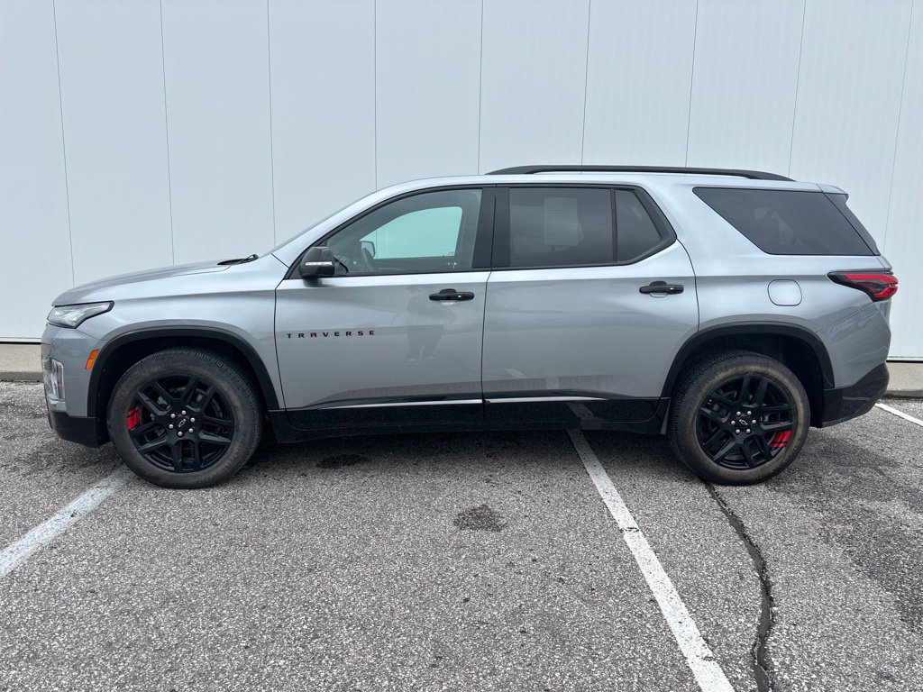 Used 2024 Chevrolet Traverse Premier w/ Redline Edition AWD/4WD image 3