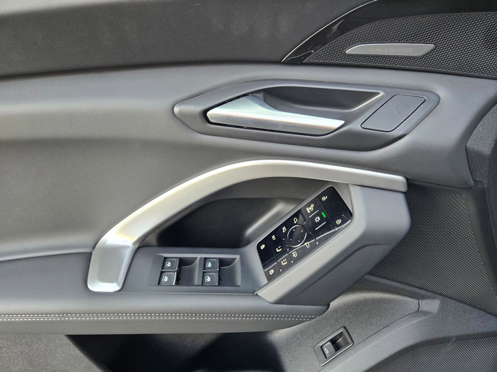 New 2025 Audi Q5 Premium Plus AWD/4WD image 18