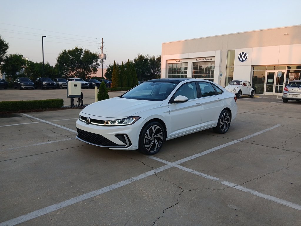 New 2027 Volkswagen Jetta SEL FWD image 3