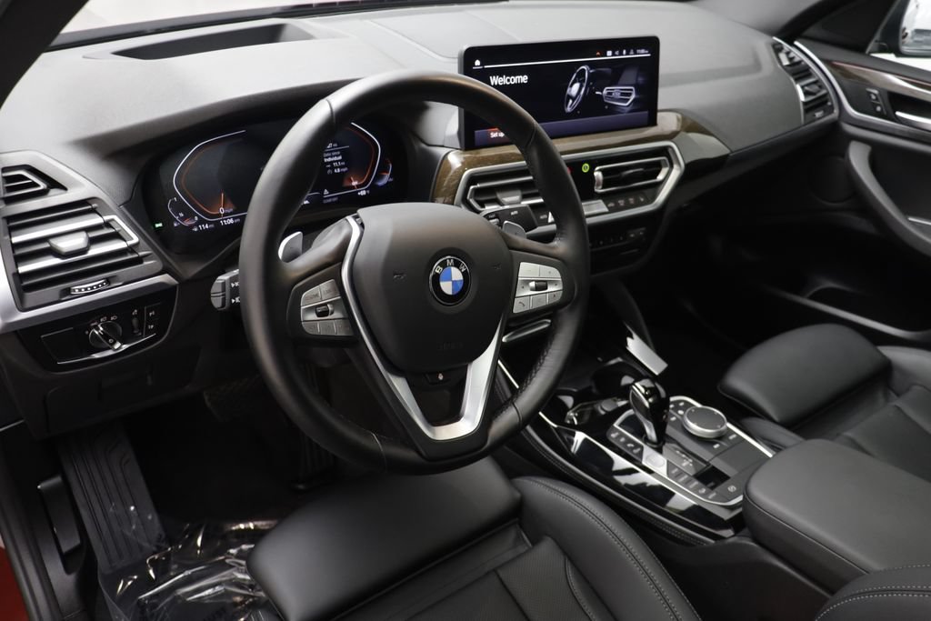 Certified 2025 BMW X4 xDrive30i AWD/4WD image 6