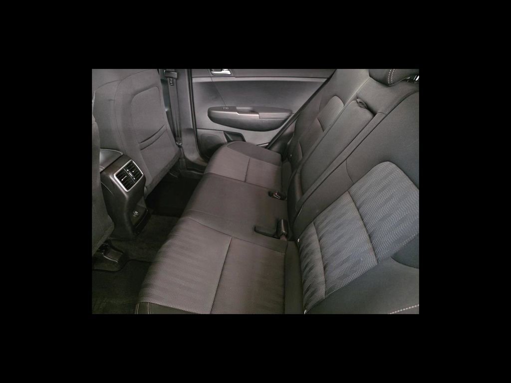 Used 2020 Kia Sportage LX image 17