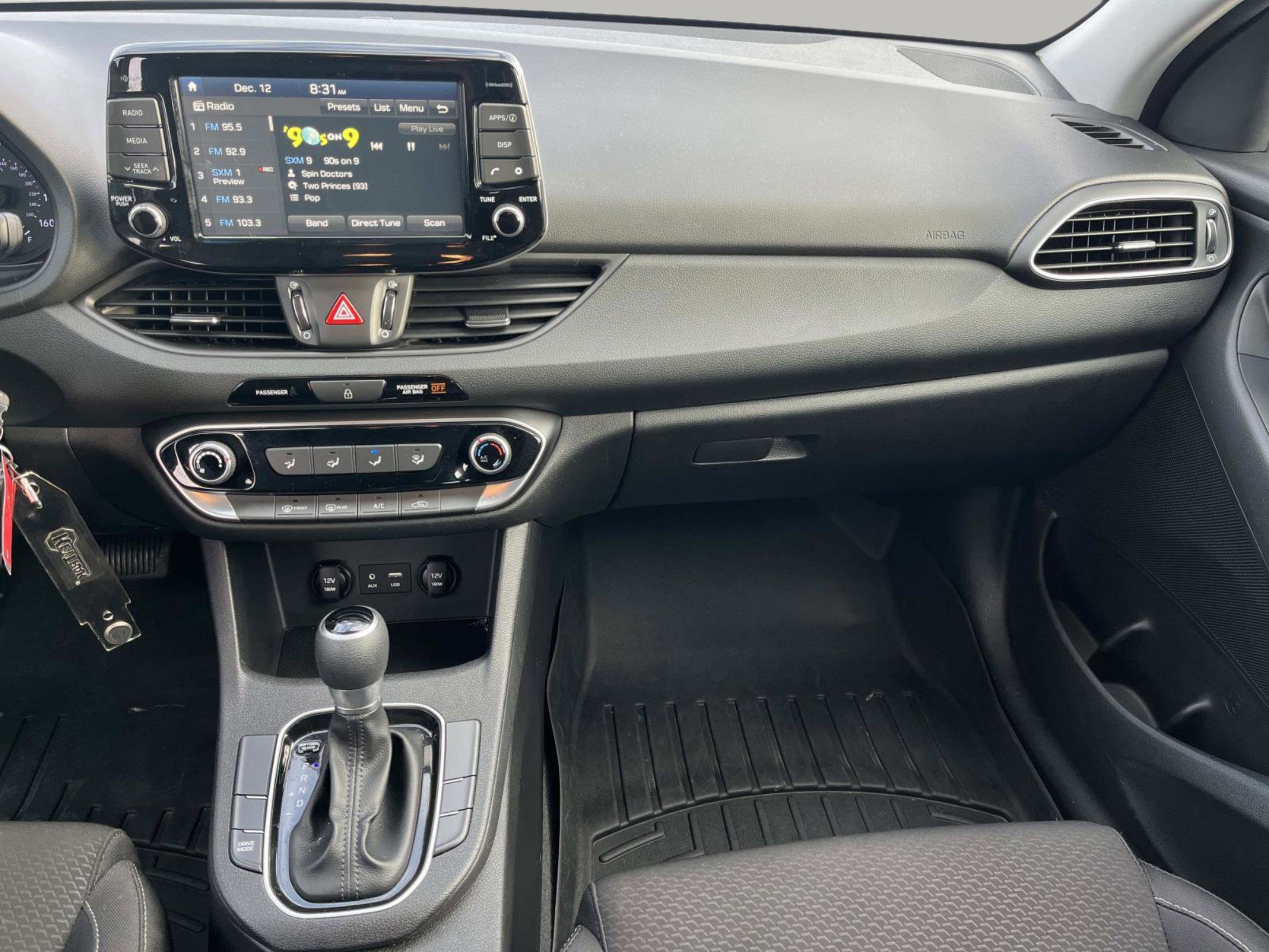 Used 2018 Hyundai Elantra GT image 14