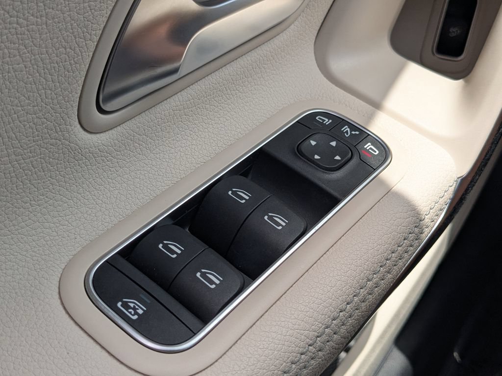 Certified 2022 Mercedes-Benz A 220 4MATIC image 11