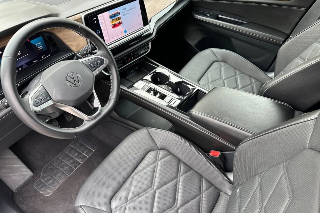 Used 2024 Volkswagen Atlas SE AWD/4WD image 10