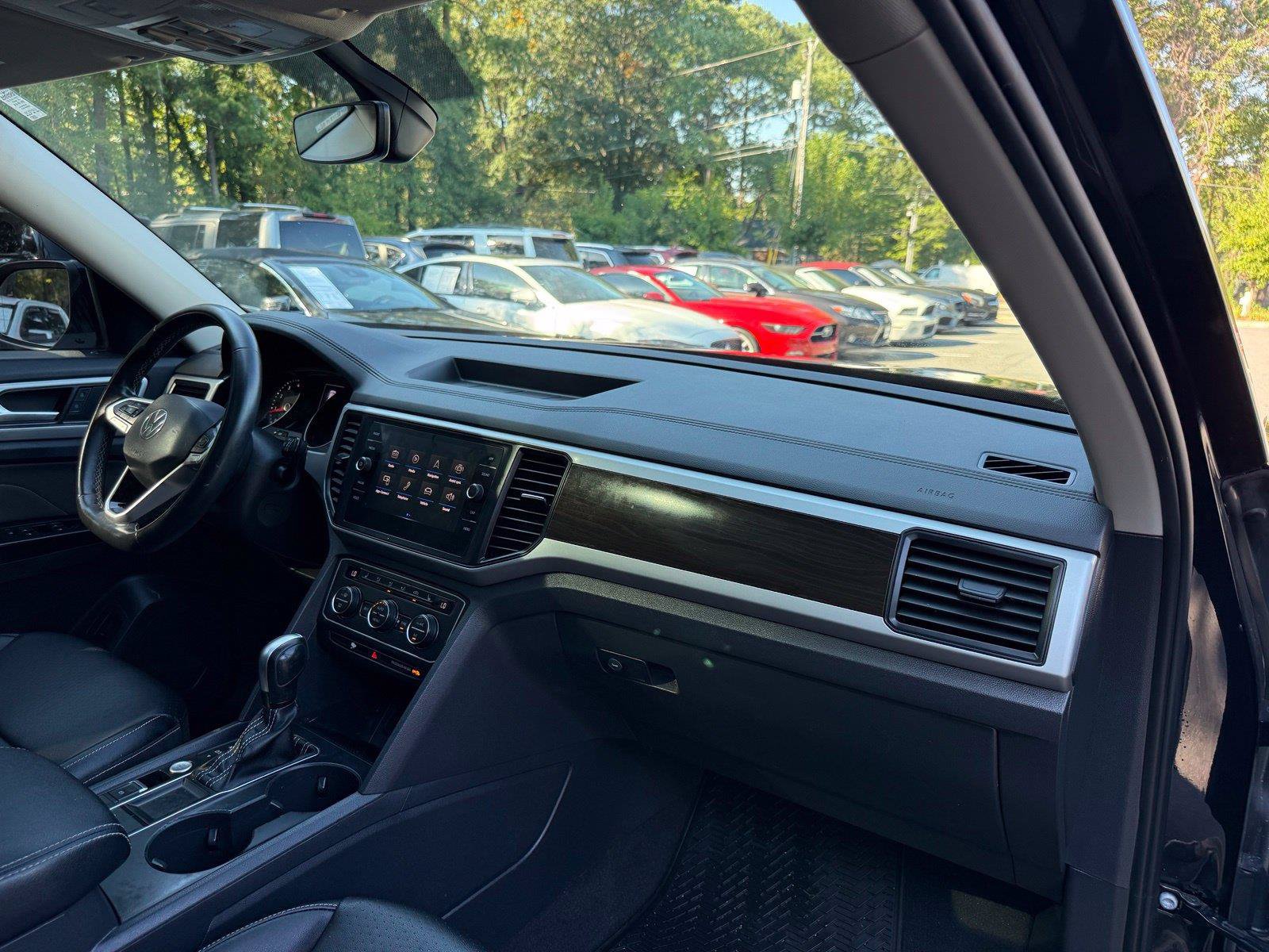 Used 2021 Volkswagen Atlas SE FWD image 22