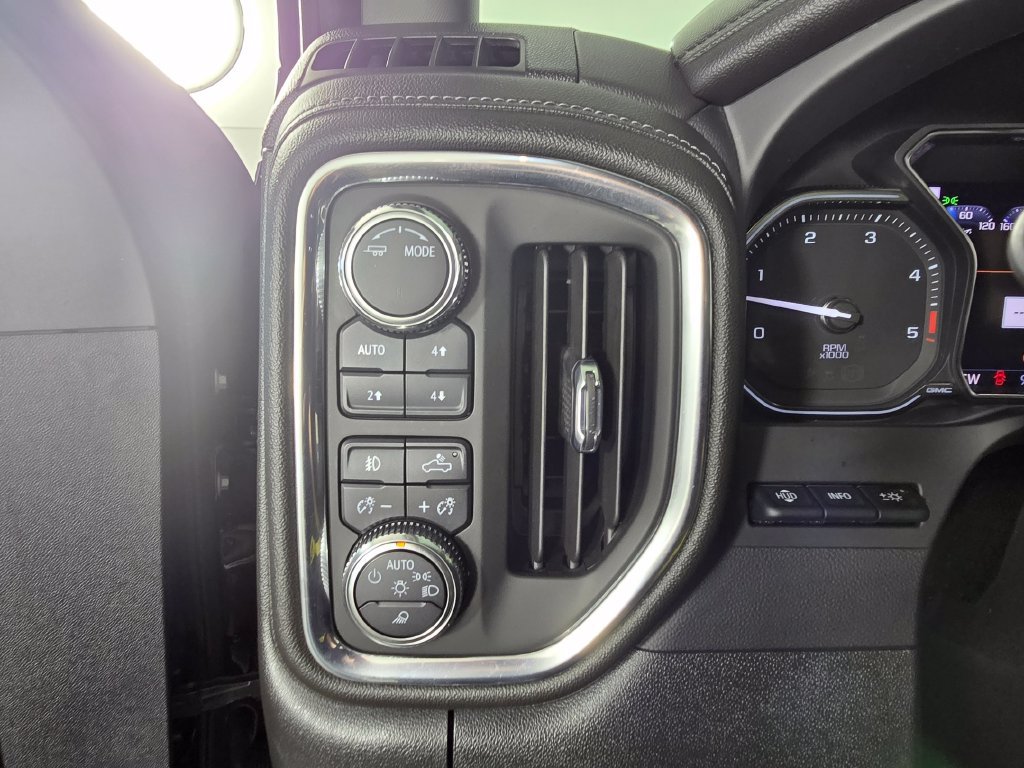 Certified 2022 GMC Sierra 3500 Denali w/ Denali Ultimate Package AWD/4WD image 40