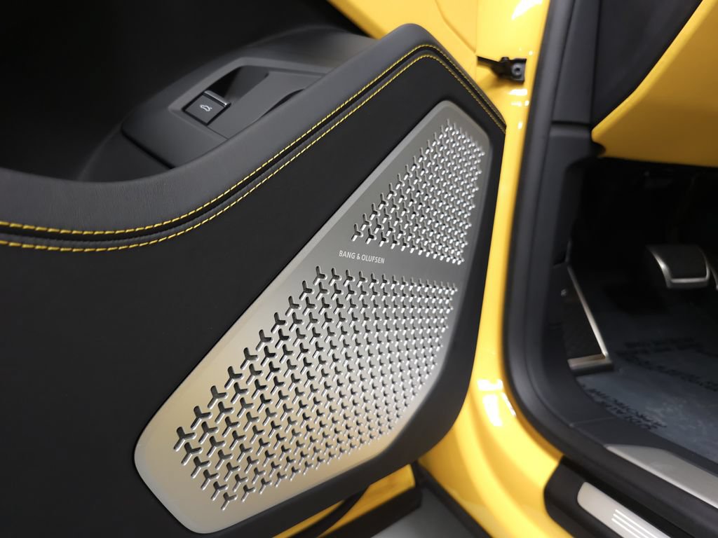 Used 2024 Lamborghini Urus S AWD/4WD image 7