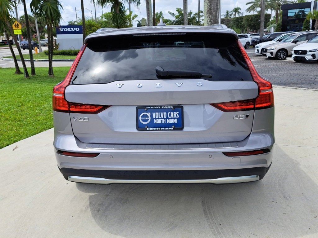 New 2026 Volvo V60 B5 Cross Country Ultra w/ Protection Package Premier image 4