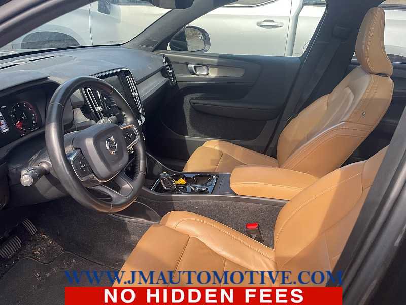 Used 2019 Volvo XC40 T5 Inscription AWD/4WD image 2