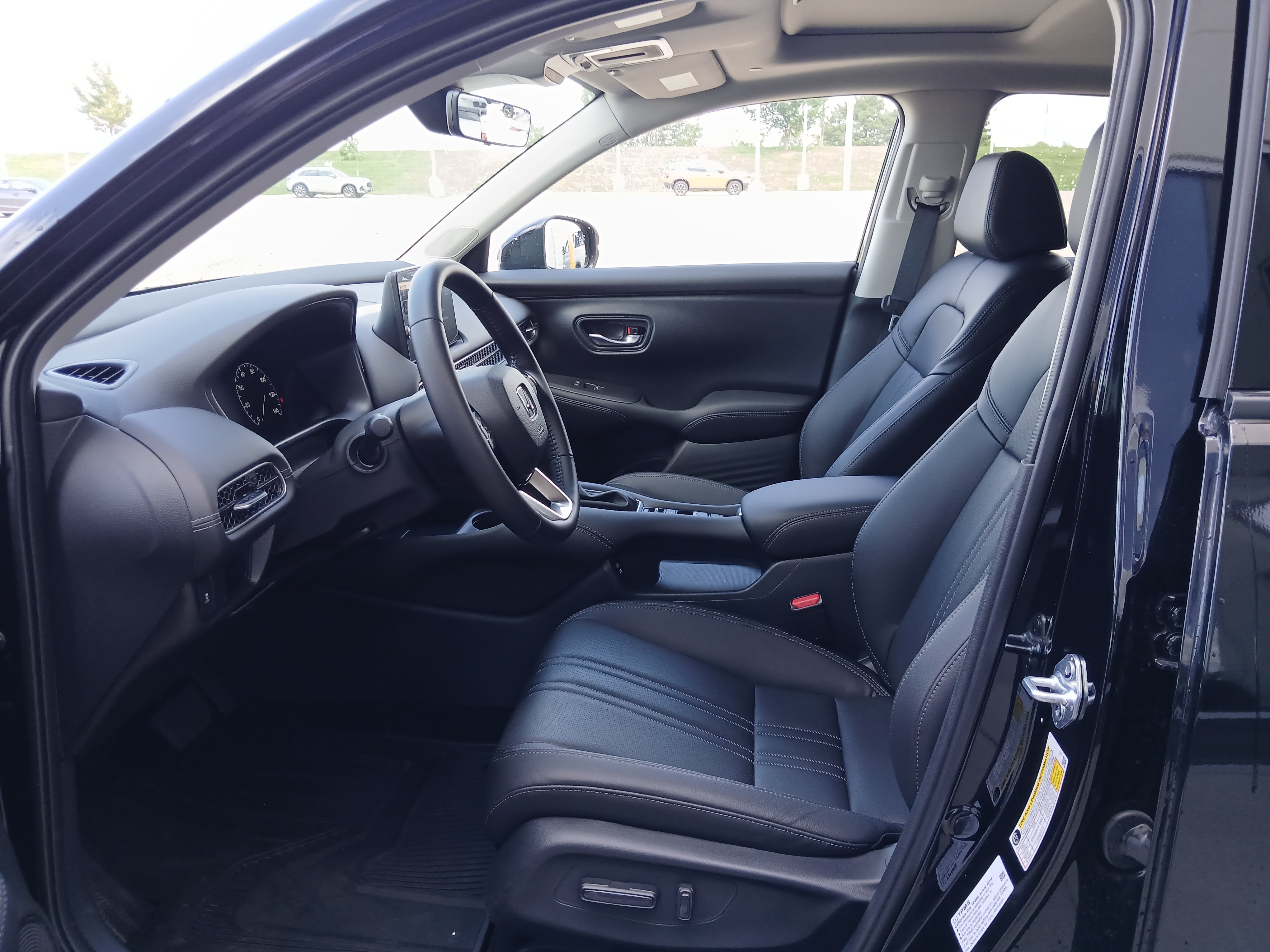 Used 2026 Honda HR-V EX-L image 8